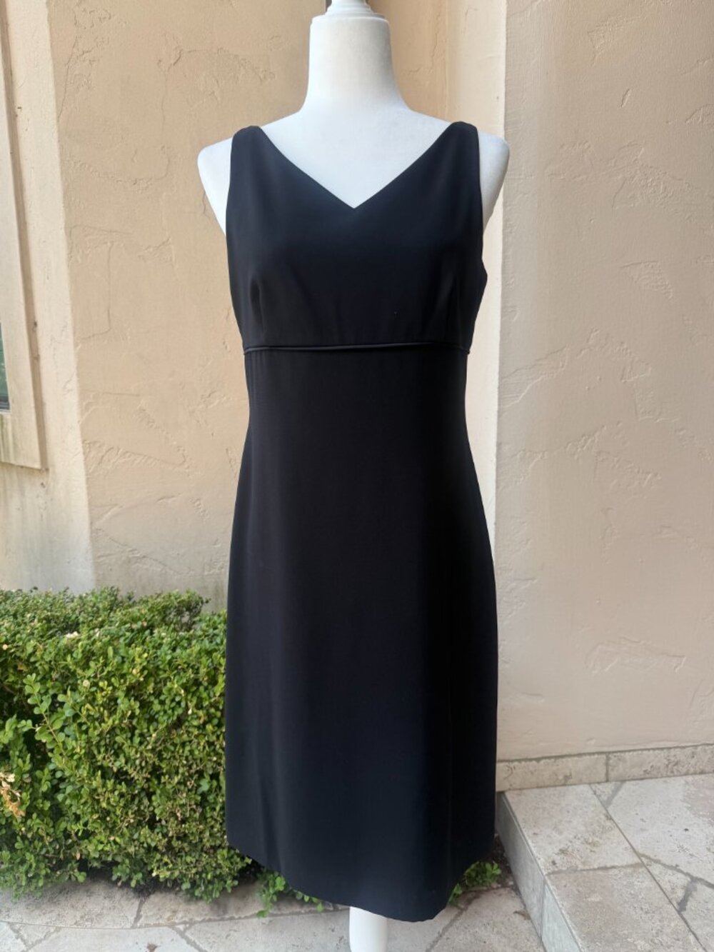 Ann Taylor LBD with beautiful satin sleeveless Thread Detail